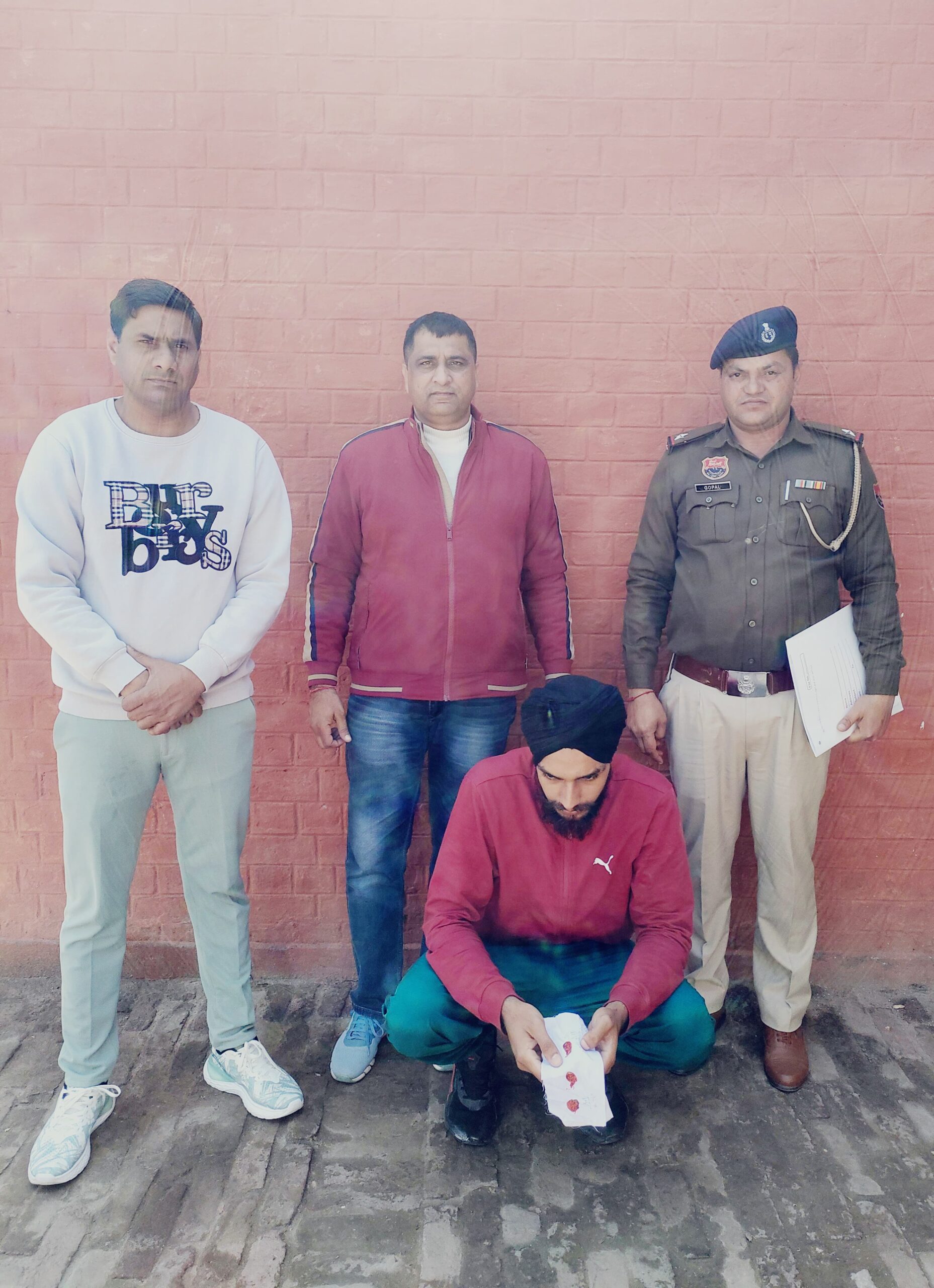 Accused along with smack arrested