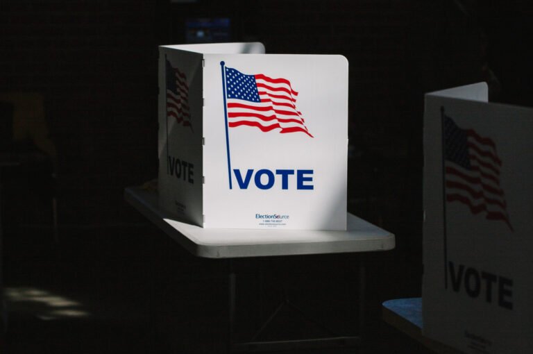 Note For Vote Case: सुप्रीम कोर्ट ने ‘वोट के बदले नोट’ मामले में पहले के फैसले को खारिज कर दिया: “अब रिश्वत मामले में गिरफ्तारी से कोई छूट नहीं है।”