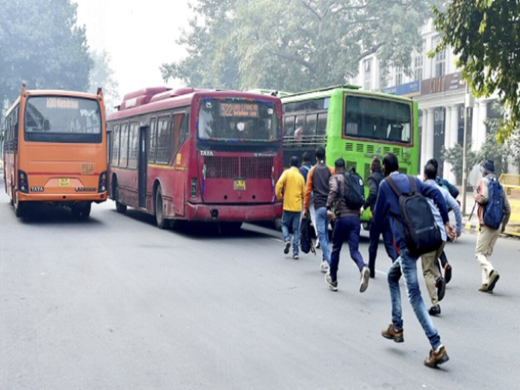 Mohalla Bus 