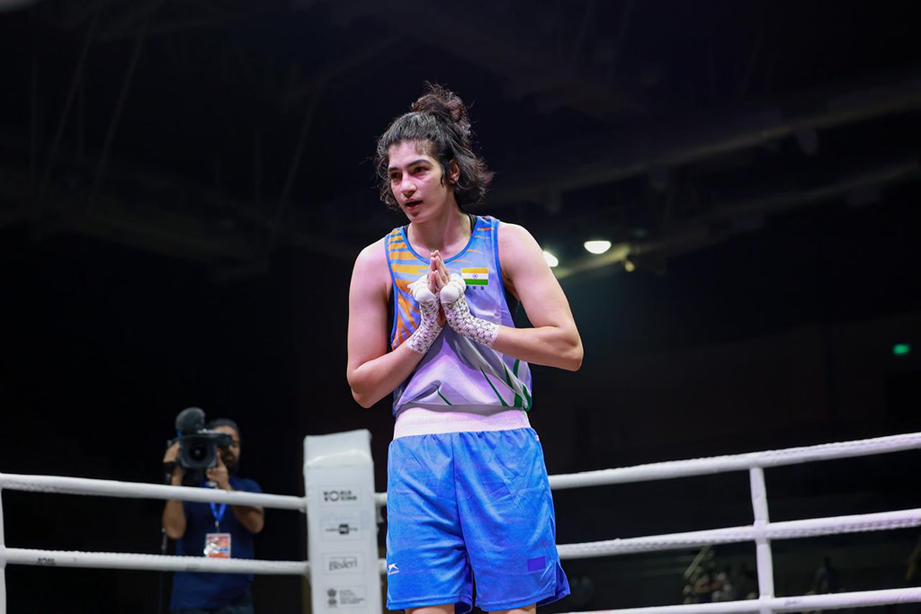 India Wins 2 Gold Medals in One Minute