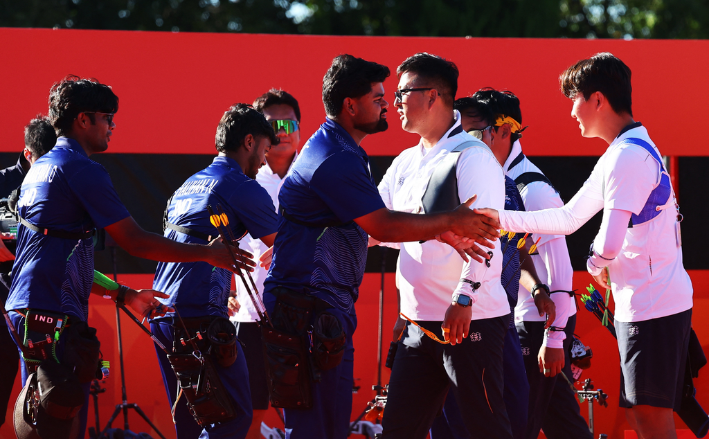 India Wins 2 Gold Medals in One Minute